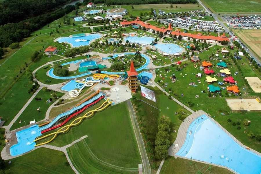 Lilla vendéglakás Zalaegerszeg szívében Apartamento Exterior foto